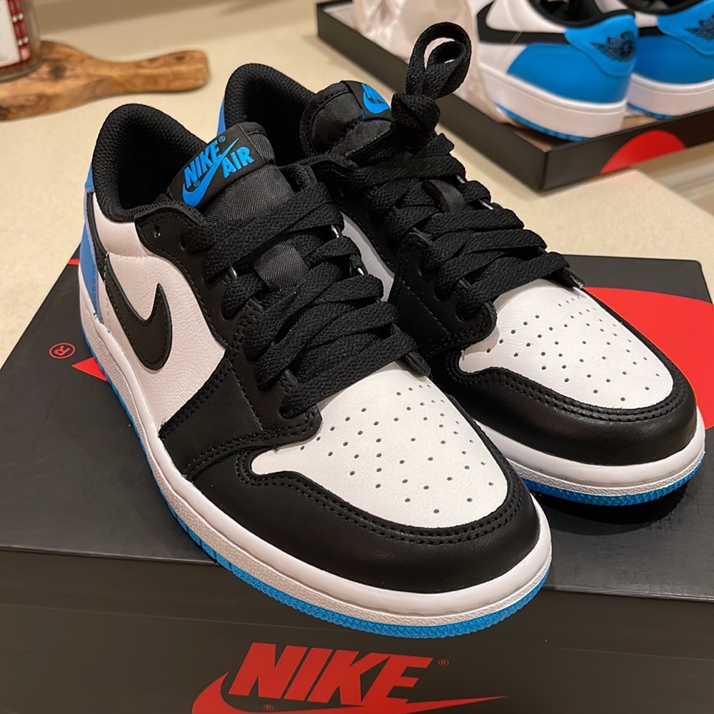 Nike x AirJordan 1 Retro Low OG SZ 11.5 CZ0775-104 VNDS - Picture 2 of 12